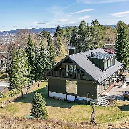 Villa Suitable For 8 During Xc Championship